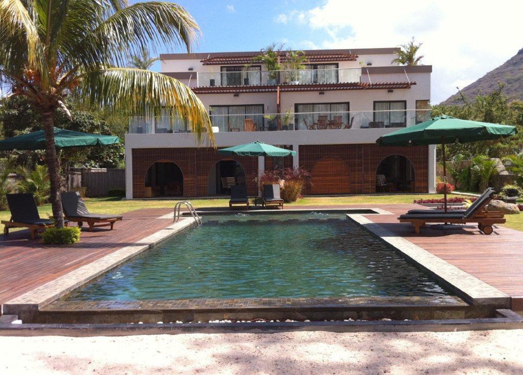Olana Beachfront Apartments ริวิแยร์นัวร์ ภายนอก รูปภาพ