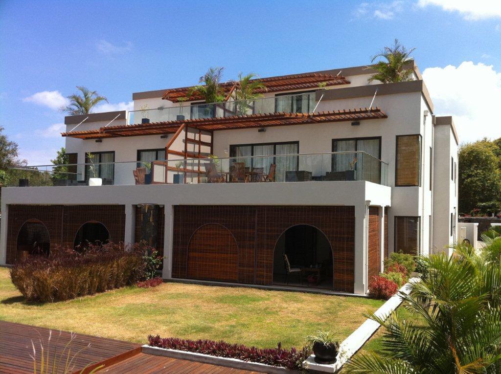 Olana Beachfront Apartments ริวิแยร์นัวร์ ภายนอก รูปภาพ